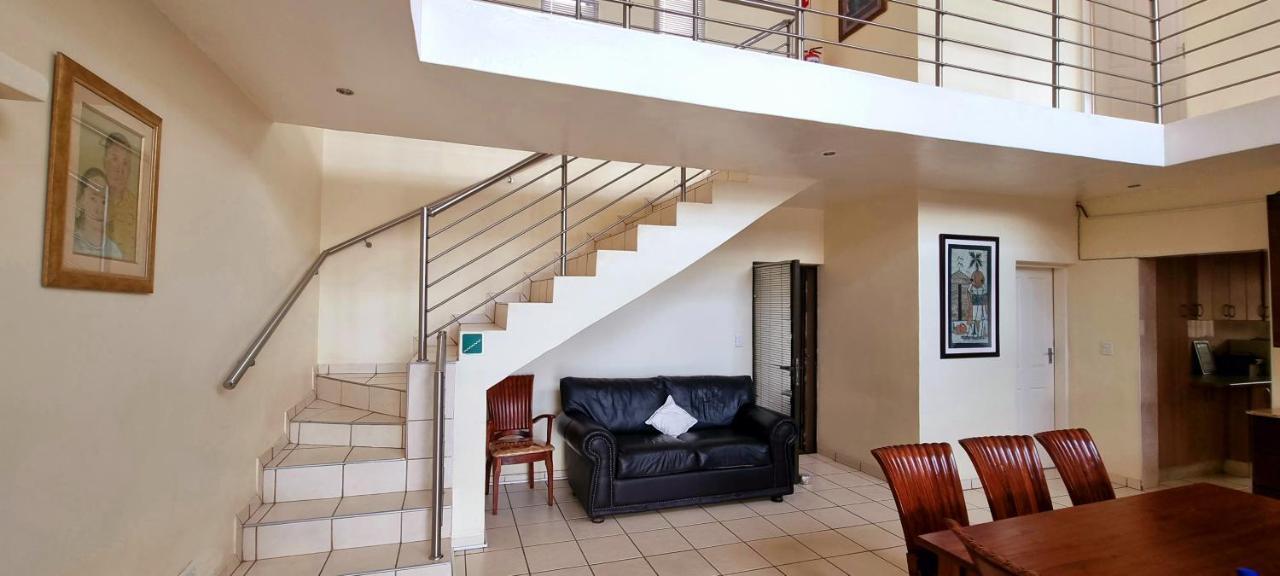 Asda Guesthouse Mogwase Esterno foto