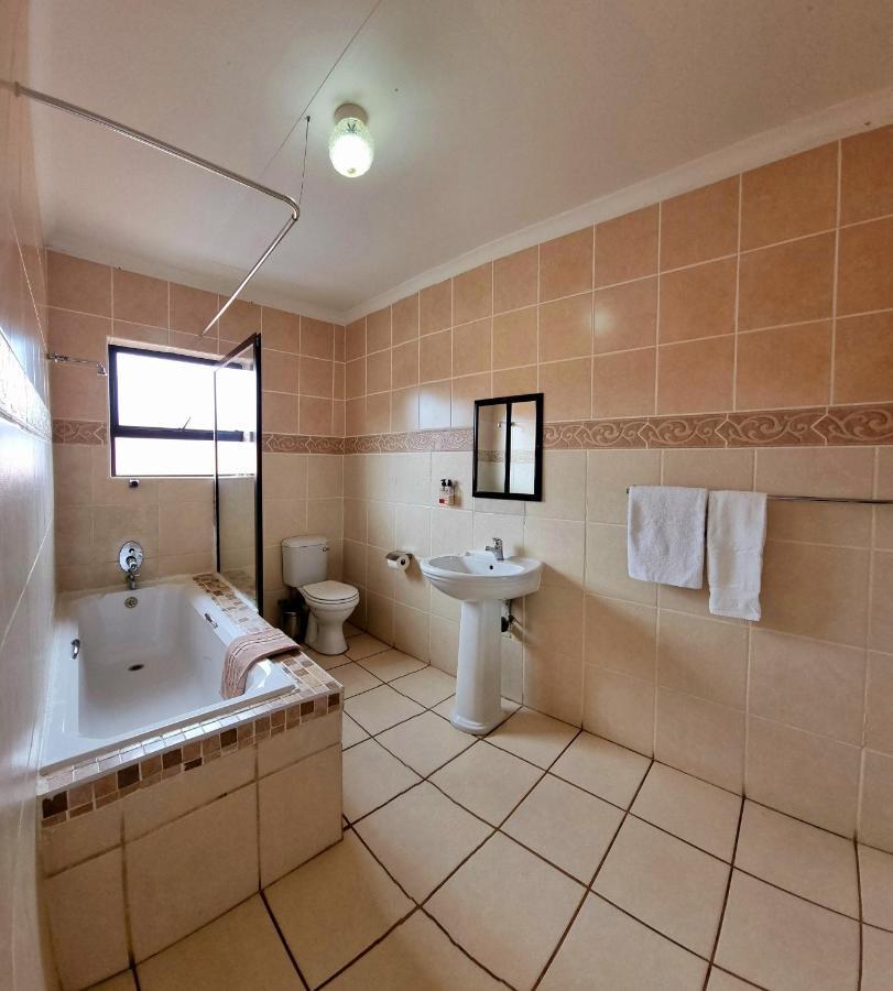 Asda Guesthouse Mogwase Esterno foto