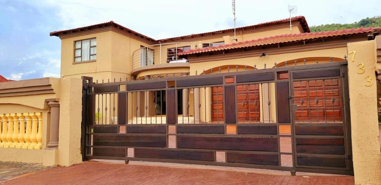 Asda Guesthouse Mogwase Esterno foto