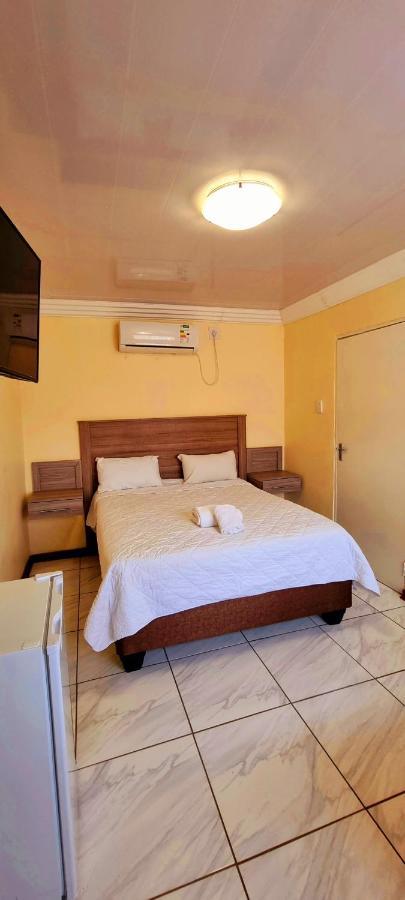 Asda Guesthouse Mogwase Esterno foto